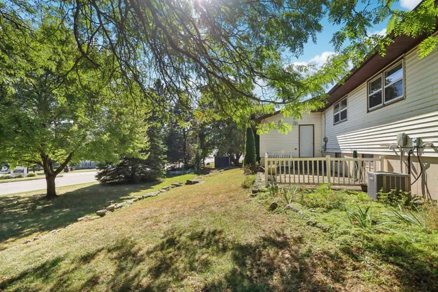 $359,900 | 405 Meadow Wood Drive, Mount Horeb, WI 53572