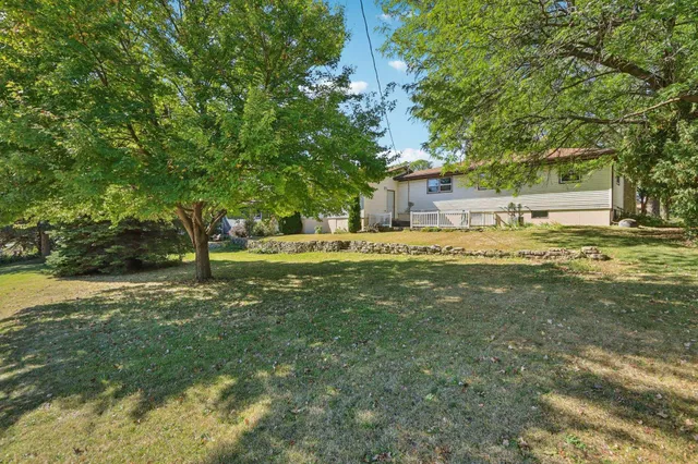 $359,900 | 405 Meadow Wood Drive, Mount Horeb, WI 53572