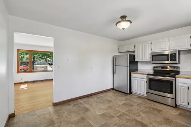 $359,900 | 405 Meadow Wood Drive, Mount Horeb, WI 53572