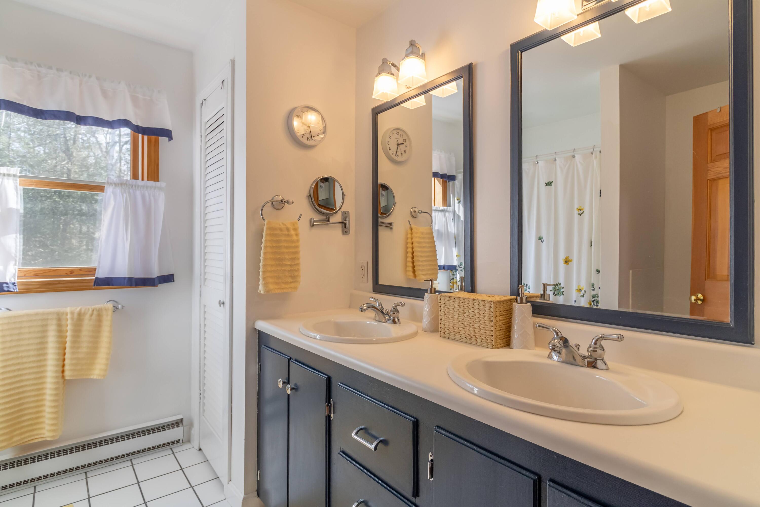1076 Norway Road Glenburn, ME 04401 - Photo 47 of 87 1076 Norway Road Interiors-22