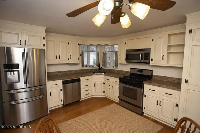 $865,000 | 35 Tinton Avenue, Eatontown, NJ 07724