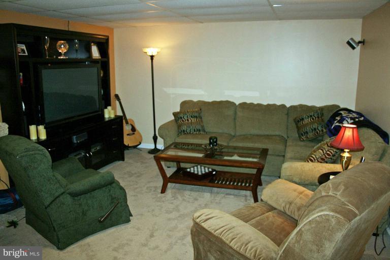 9003 Deviation Road Baltimore, MD 21236 - Photo 17 of 28 Family Room
