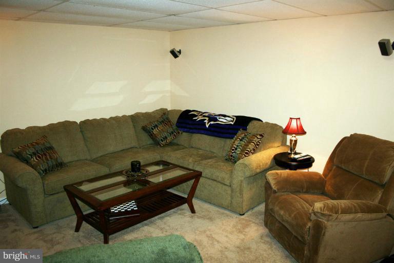 9003 Deviation Road Baltimore, MD 21236 - Photo 18 of 28 Family Room