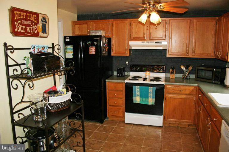 9003 Deviation Road Baltimore, MD 21236 - Photo 10 of 28 Kitchen