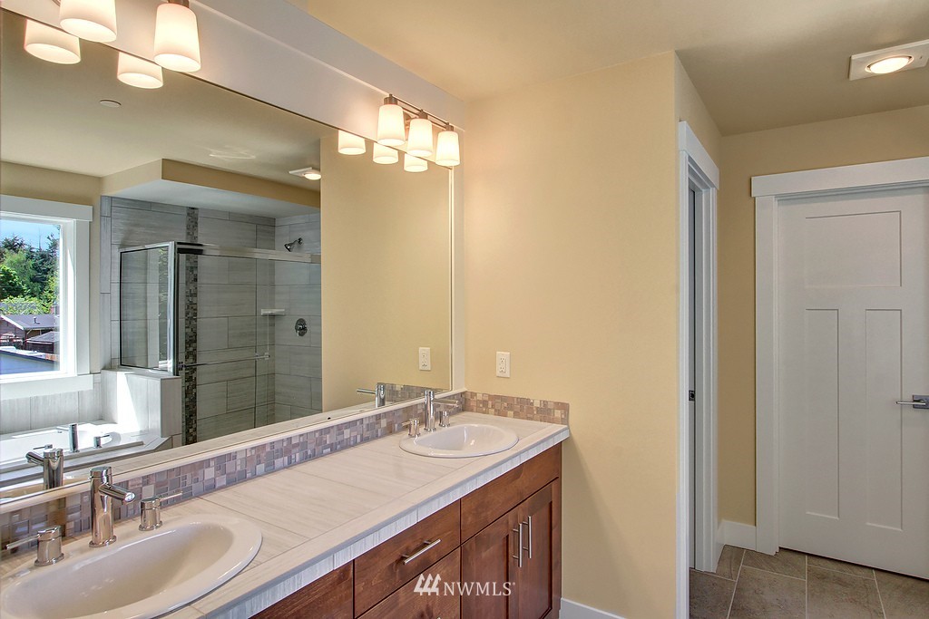 8902 216th Street Southwest Edmonds, WA 98026 - Photo 12 of 20 Gallery Image 12