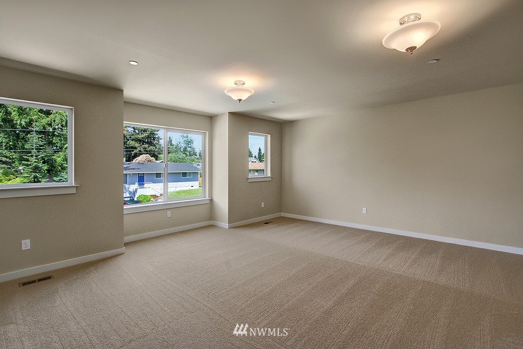 8902 216th Street Southwest Edmonds, WA 98026 - Photo 15 of 20 Gallery Image 15