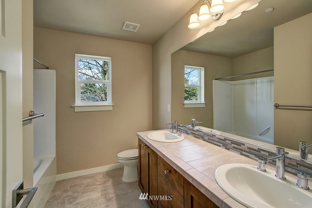 8902 216th Street Southwest Edmonds, WA 98026 - Photo 17 of 20 Gallery Image 17