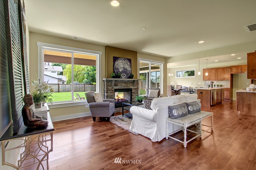 8902 216th Street Southwest Edmonds, WA 98026 - Photo 4 of 20 Gallery Image 4