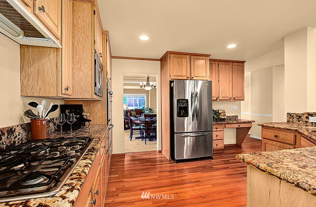 19209 85th Avenue Northeast Bothell, WA 98011 - Photo 7 of 22 Gallery Image 7