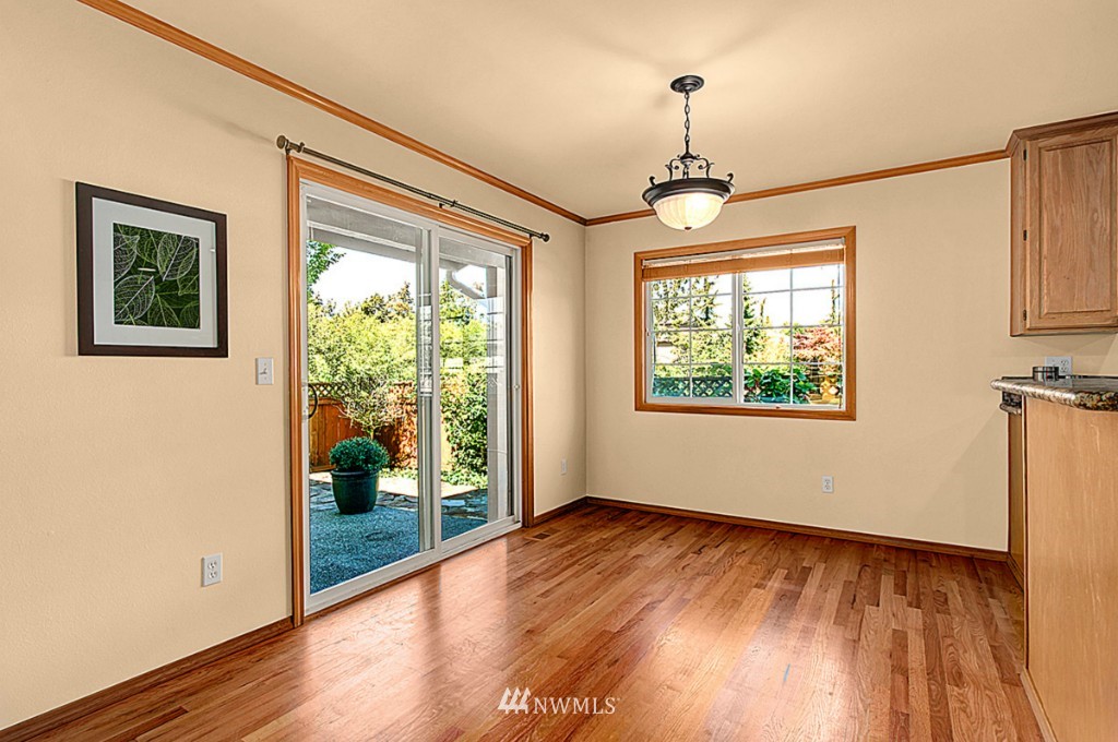 19209 85th Avenue Northeast Bothell, WA 98011 - Photo 9 of 22 Gallery Image 9