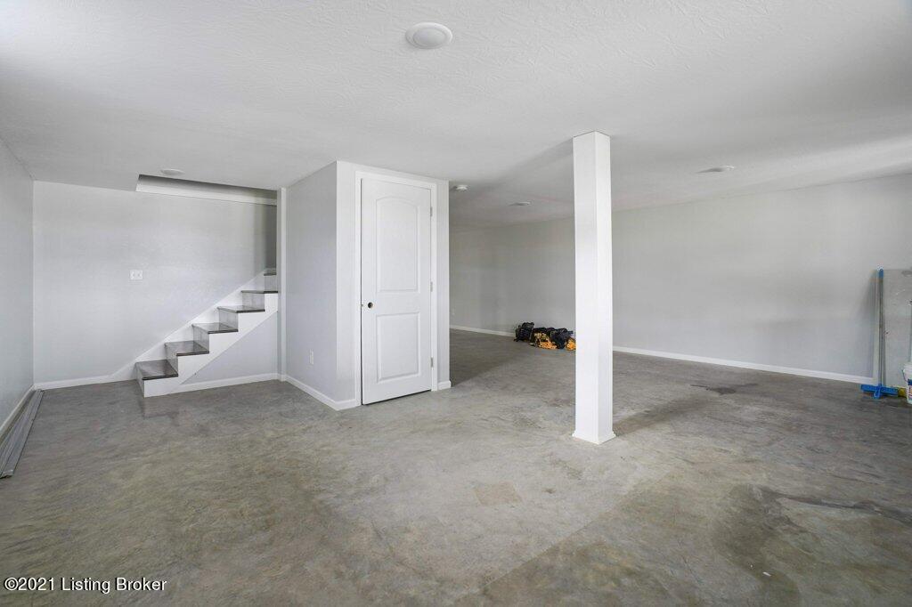 5713 Wax Road Clarkson, KY 42726 - Photo 21 of 41 019-5713-19_m