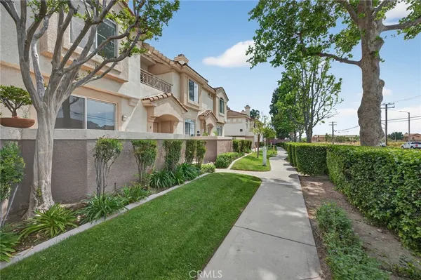 $524,999 | 920 North Turner Avenue, Unit 9, Ontario, CA 91764