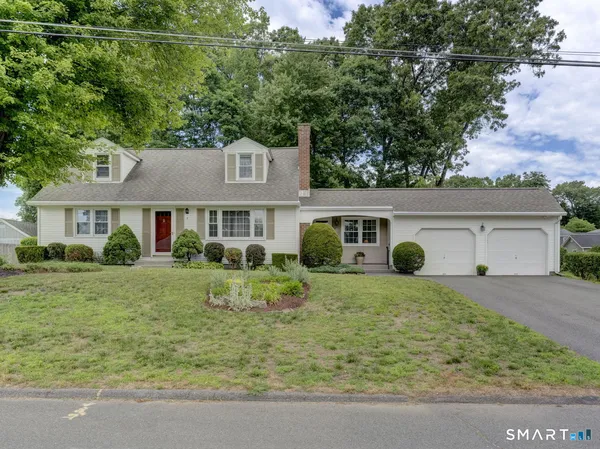 $384,900 | 8 Circle Drive, Enfield, CT 06082