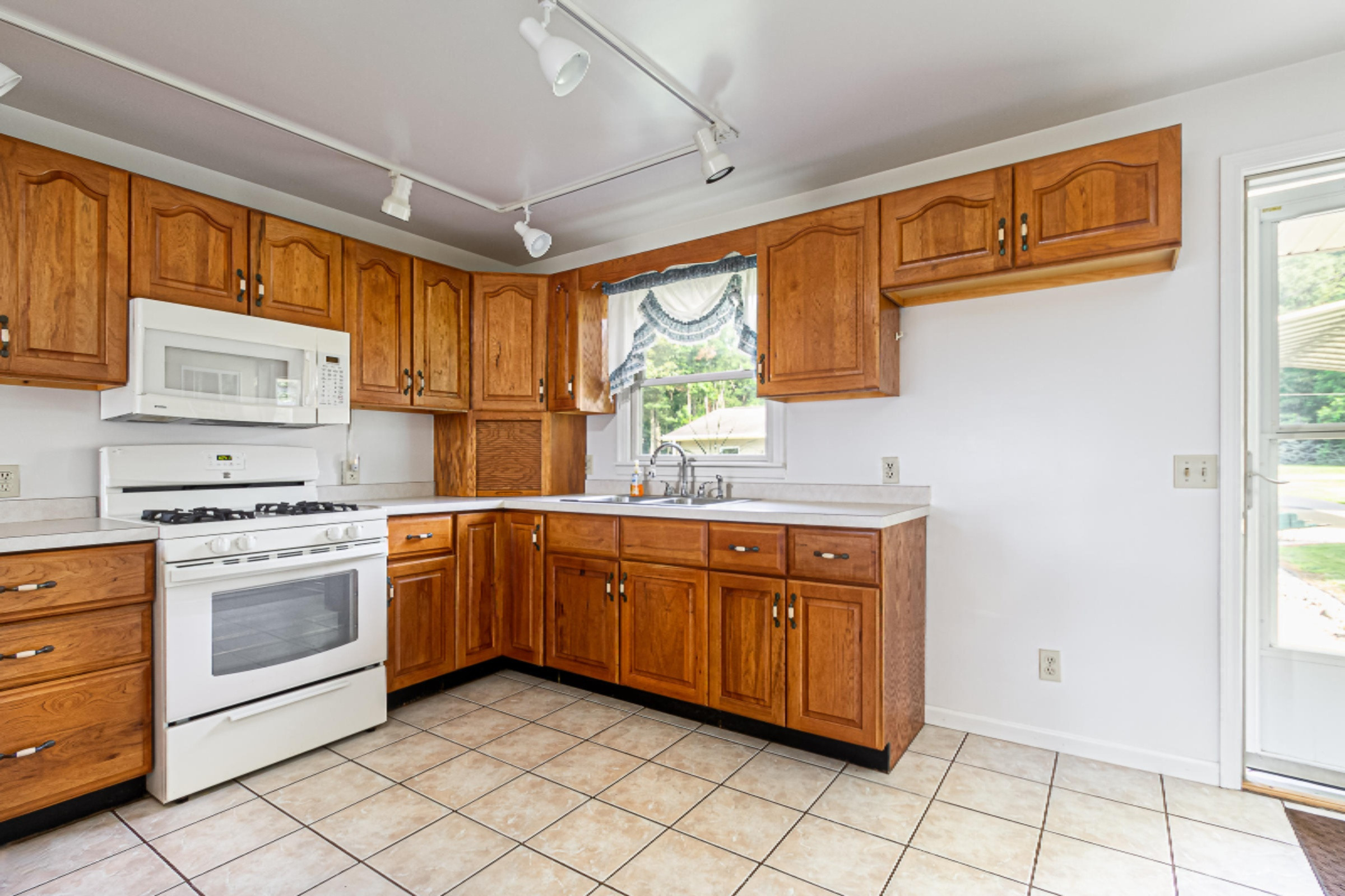 22841 Riverside Drive Mendon, MI 49072 - Photo 8 of 22 22841 Riverside Dr-108