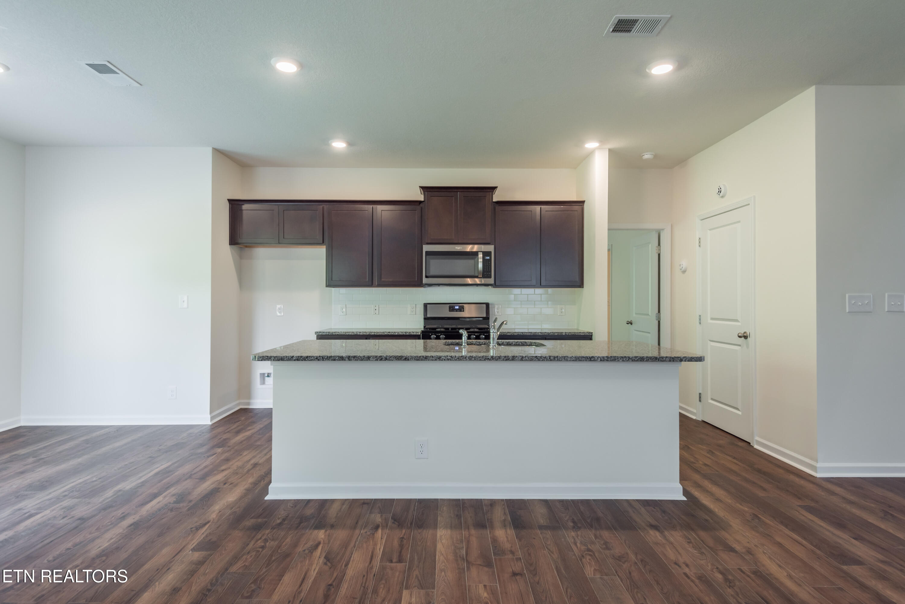 126 Ibis Loop Oak Ridge, TN 37830 - Photo 12 of 47 126IbisLoop-5