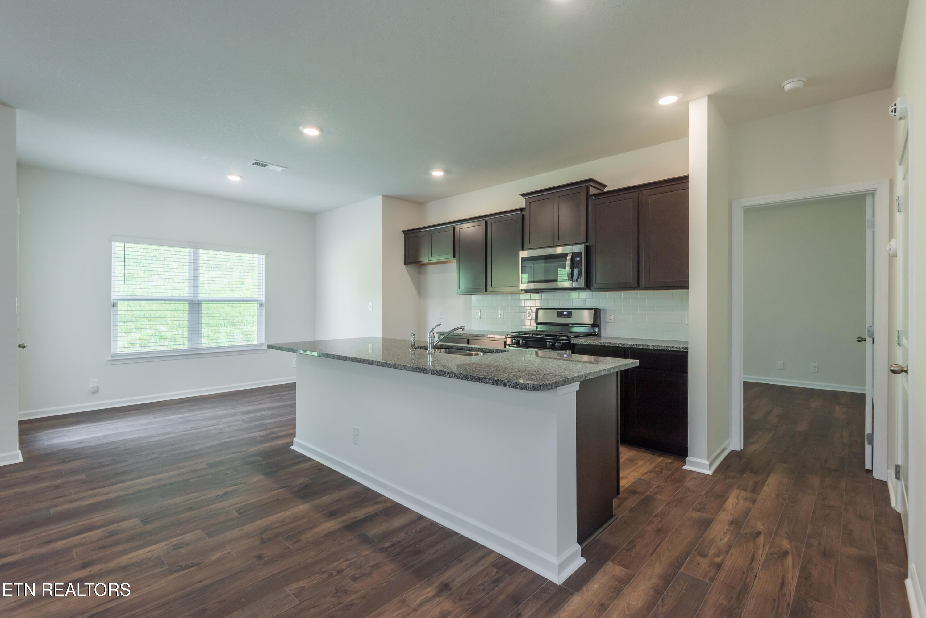 126 Ibis Loop Oak Ridge, TN 37830 - Photo 8 of 47 126IbisLoop-4