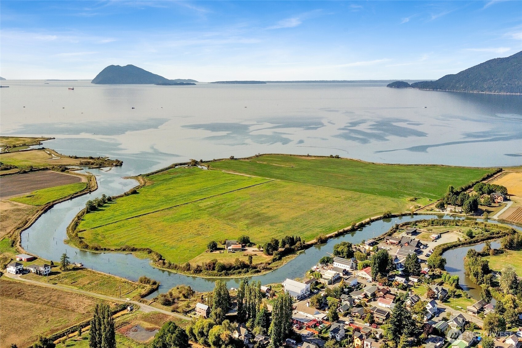 5544 Smith Road Bow, WA 98232 - Photo 14 of 40 a view of an ocean