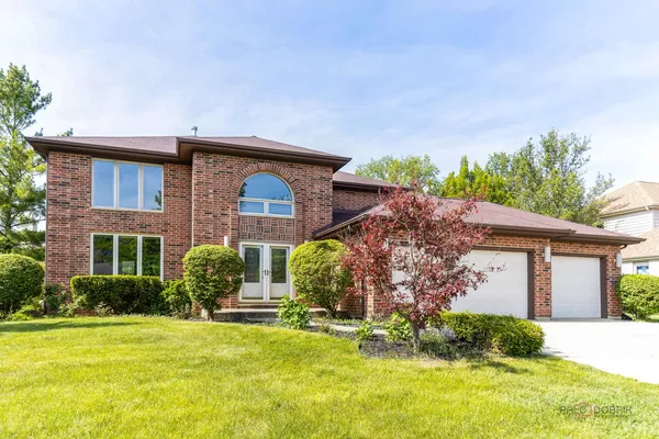 $849,900 | 810 Edgemere Road, Buffalo Grove, IL 60089