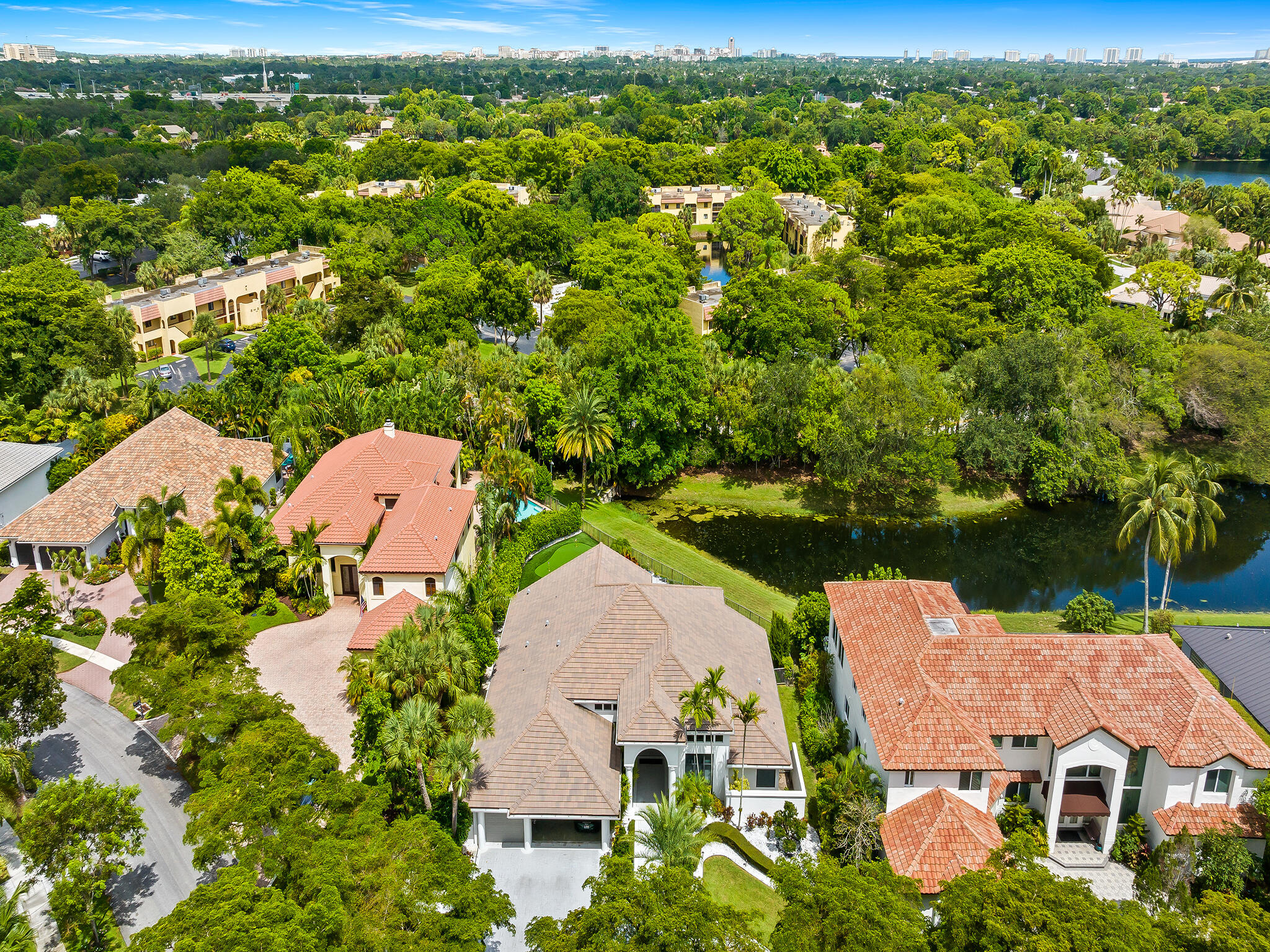 1048 Southwest 21st Avenue Boca Raton, FL 33486 - Photo 38 of 39 DJI_20250827144319_0805_D