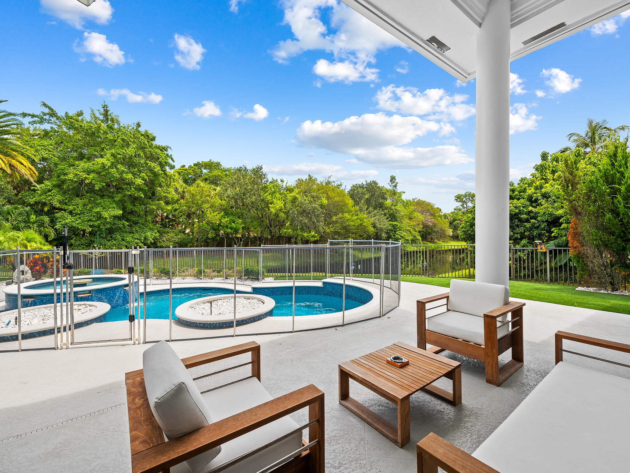 1048 Southwest 21st Avenue Boca Raton, FL 33486 - Photo 10 of 39 DSC_1050