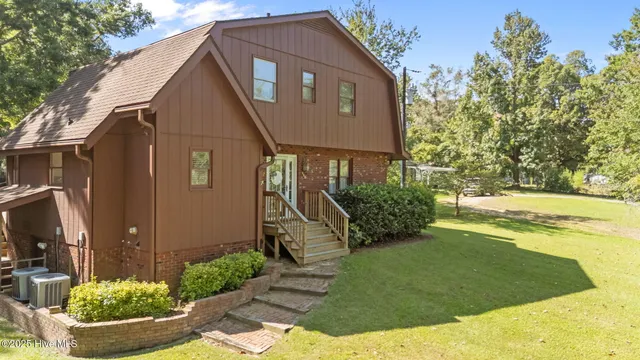 $414,000 | 408 Briarwood Lane, New Bern, NC 28560