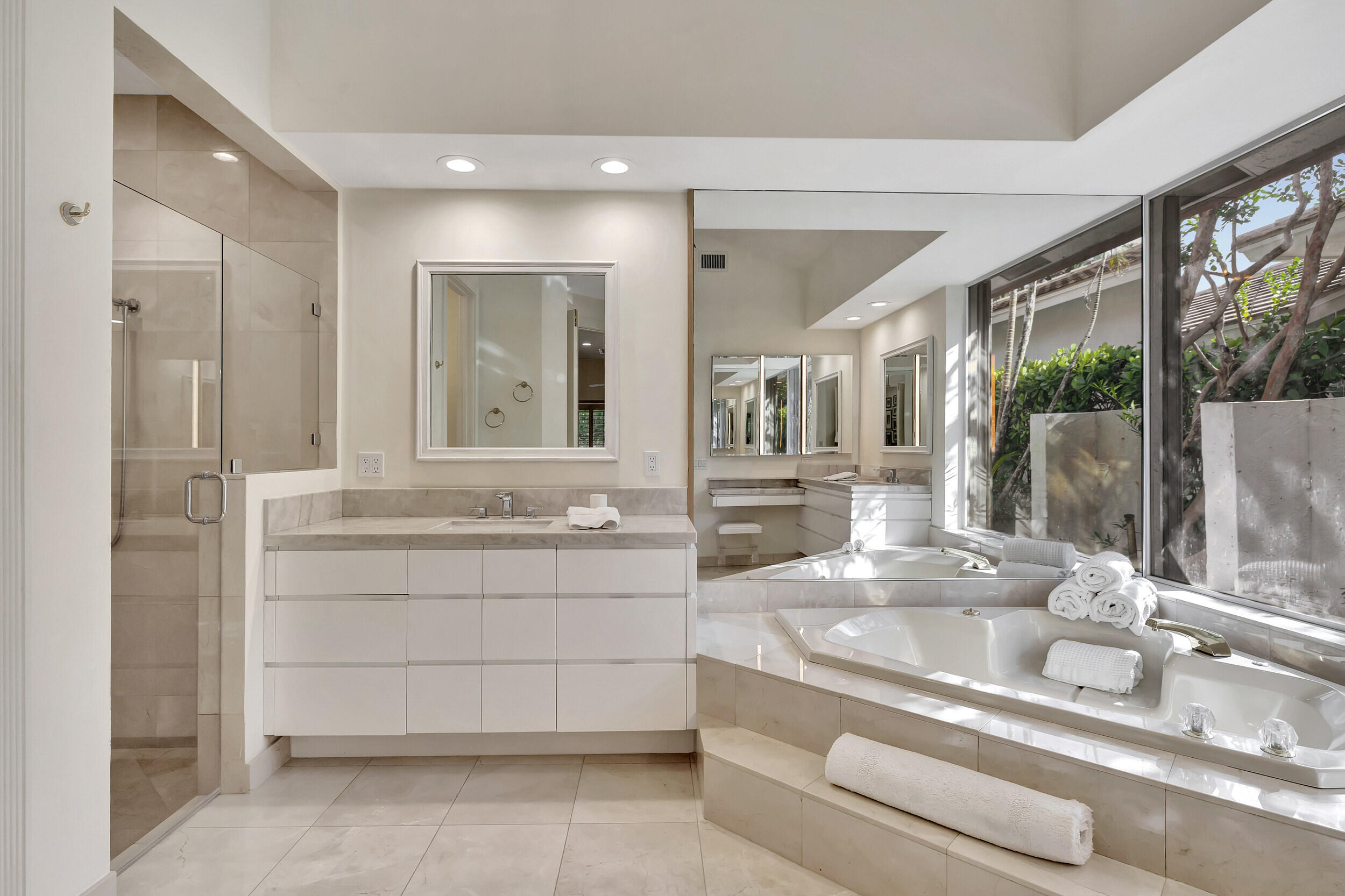 10598 Stonebridge Boulevard Boca Raton, FL 33498 - Photo 21 of 68 Primary Bathroom