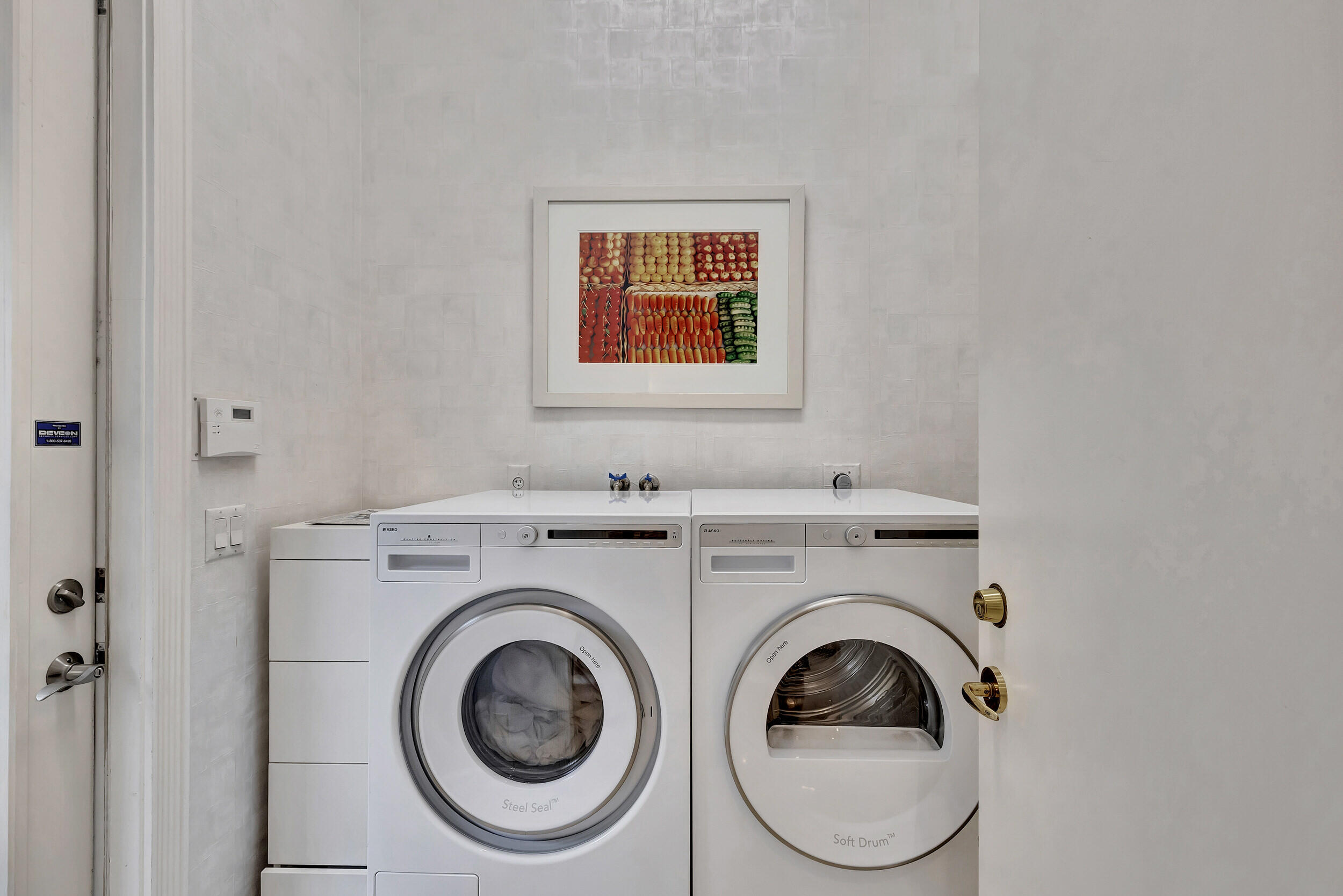 10598 Stonebridge Boulevard Boca Raton, FL 33498 - Photo 54 of 68 Laundry Room