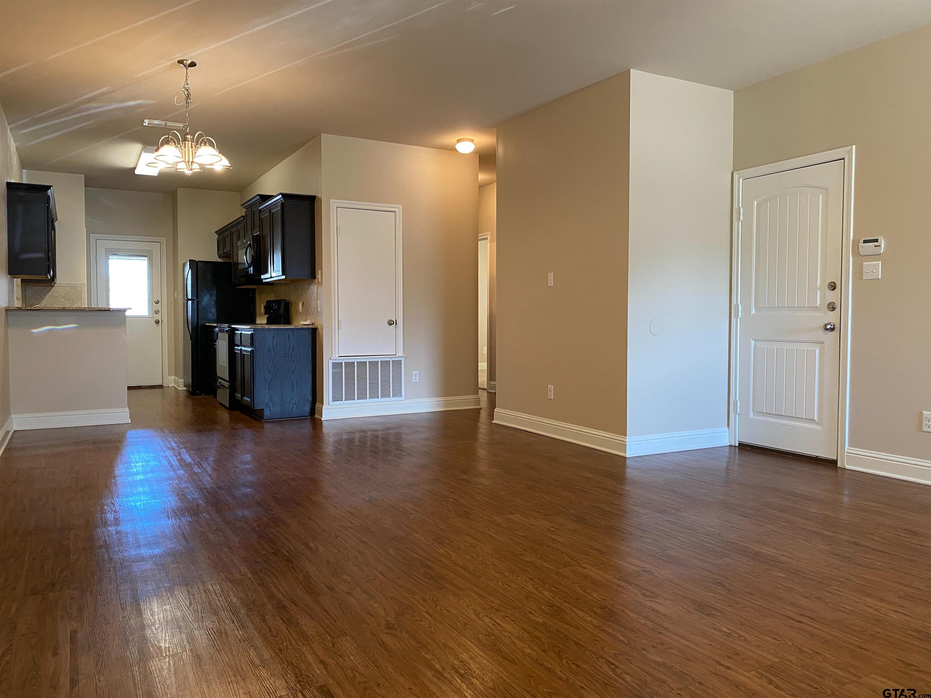 319-321 Princess Place Tyler, TX 75704 - Photo 4 of 15 Gallery Image 4