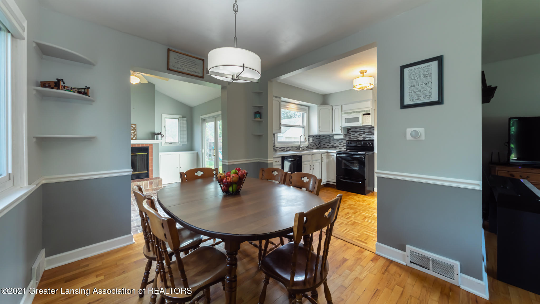 2414 Wellington Road Lansing, MI 48910 - Photo 7 of 23 2414Wellington06
