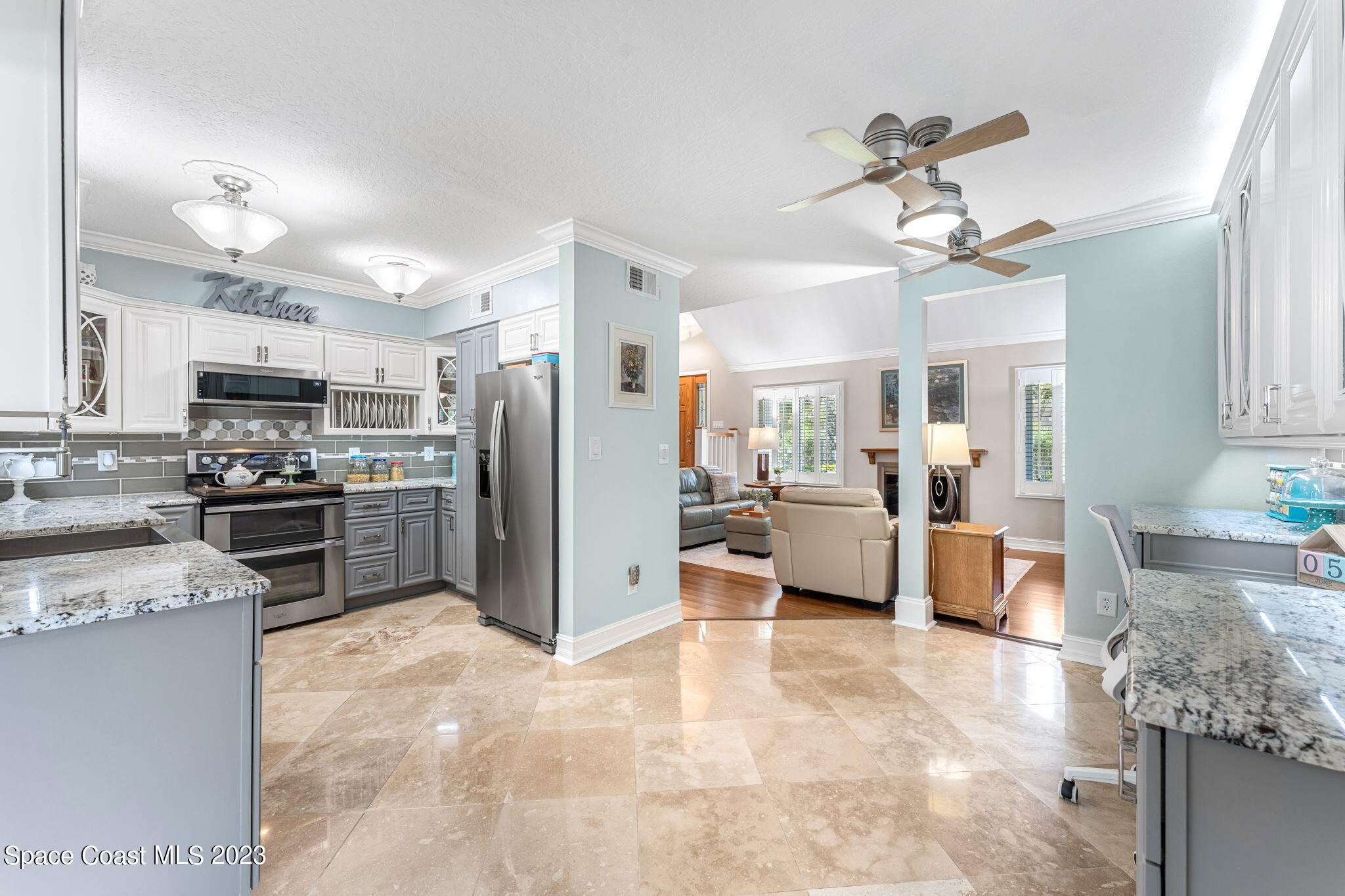 445 9th Avenue Indialantic, FL 32903 - Photo 11 of 62 Travertine Tiles