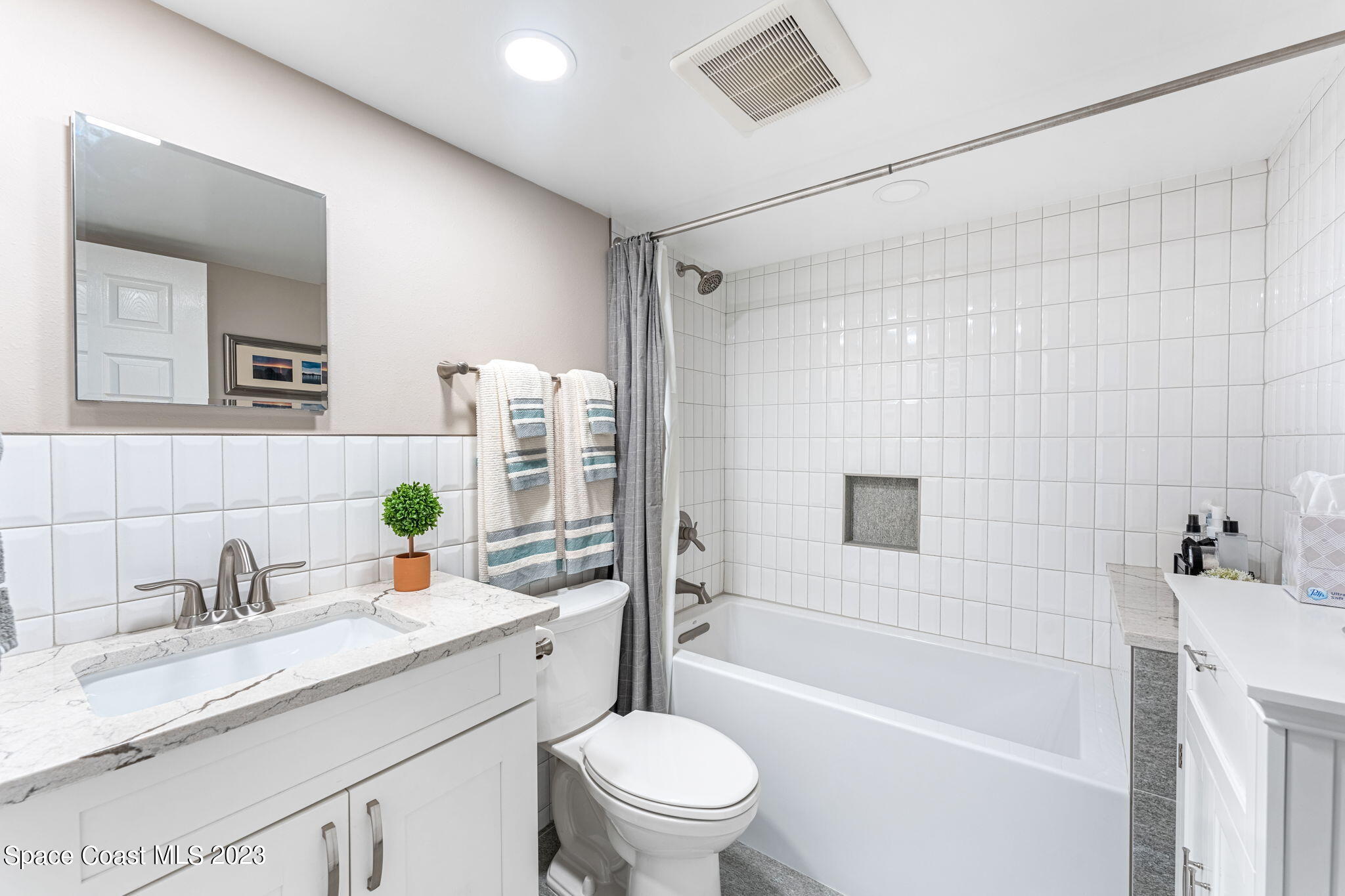 445 9th Avenue Indialantic, FL 32903 - Photo 21 of 62 Guest Bathroom