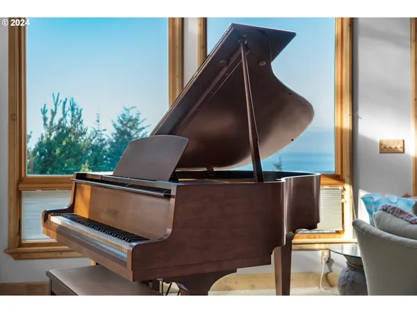 $3,500,000 | 79274 Ray Brown Road, Arch Cape, OR 97102