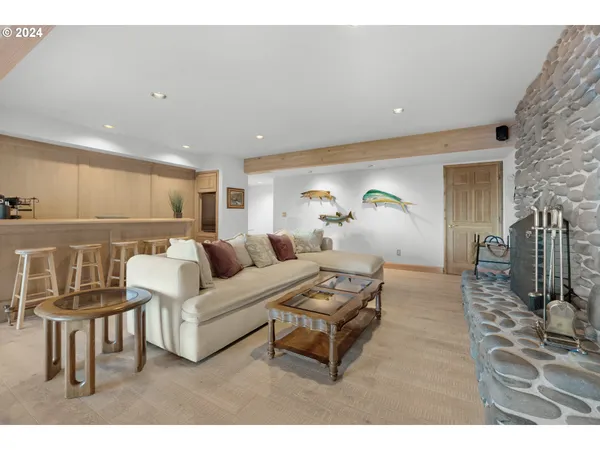 $3,500,000 | 79274 Ray Brown Road, Arch Cape, OR 97102