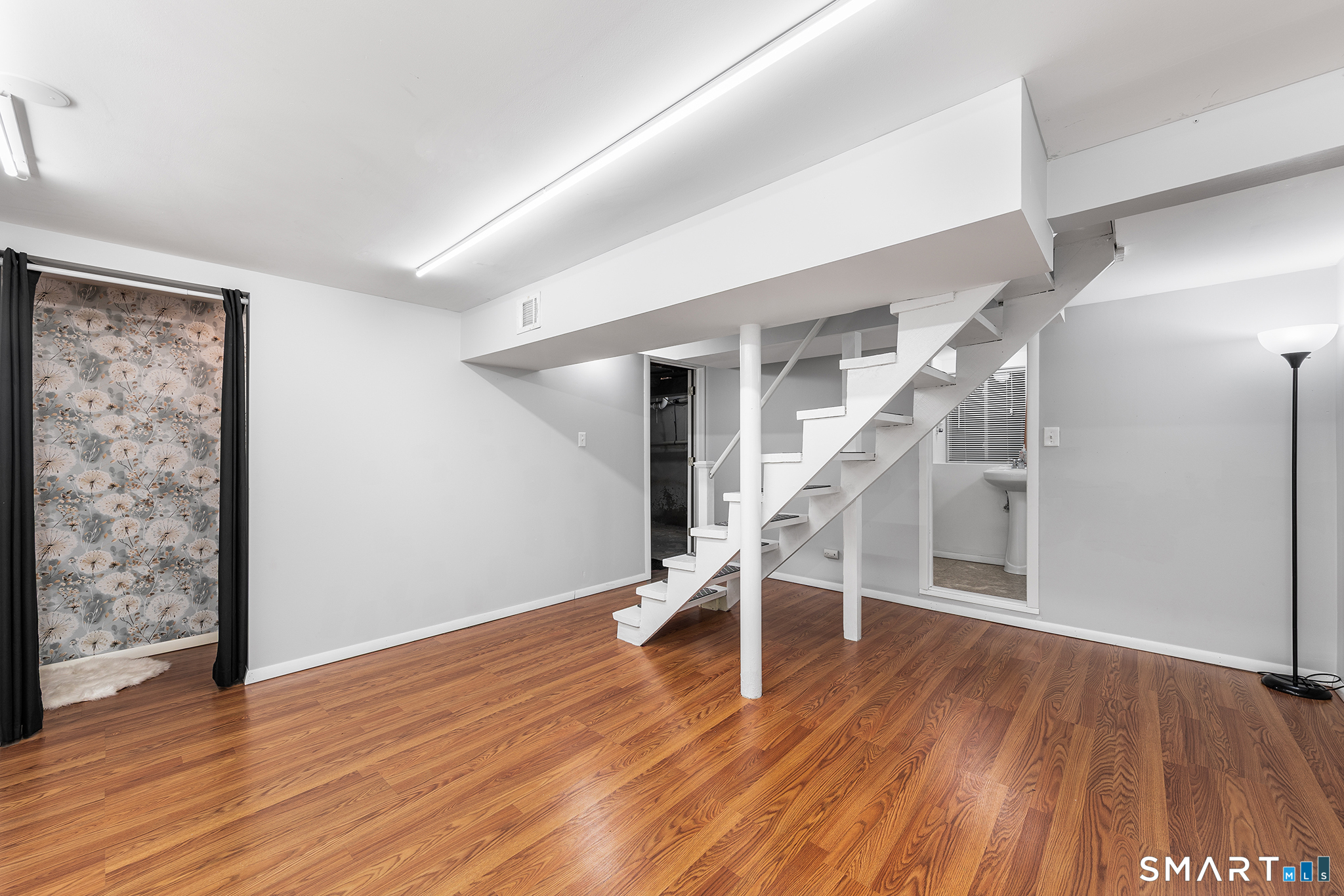 1710 Stratfield Road Fairfield, CT 06825 - Photo 28 of 40
