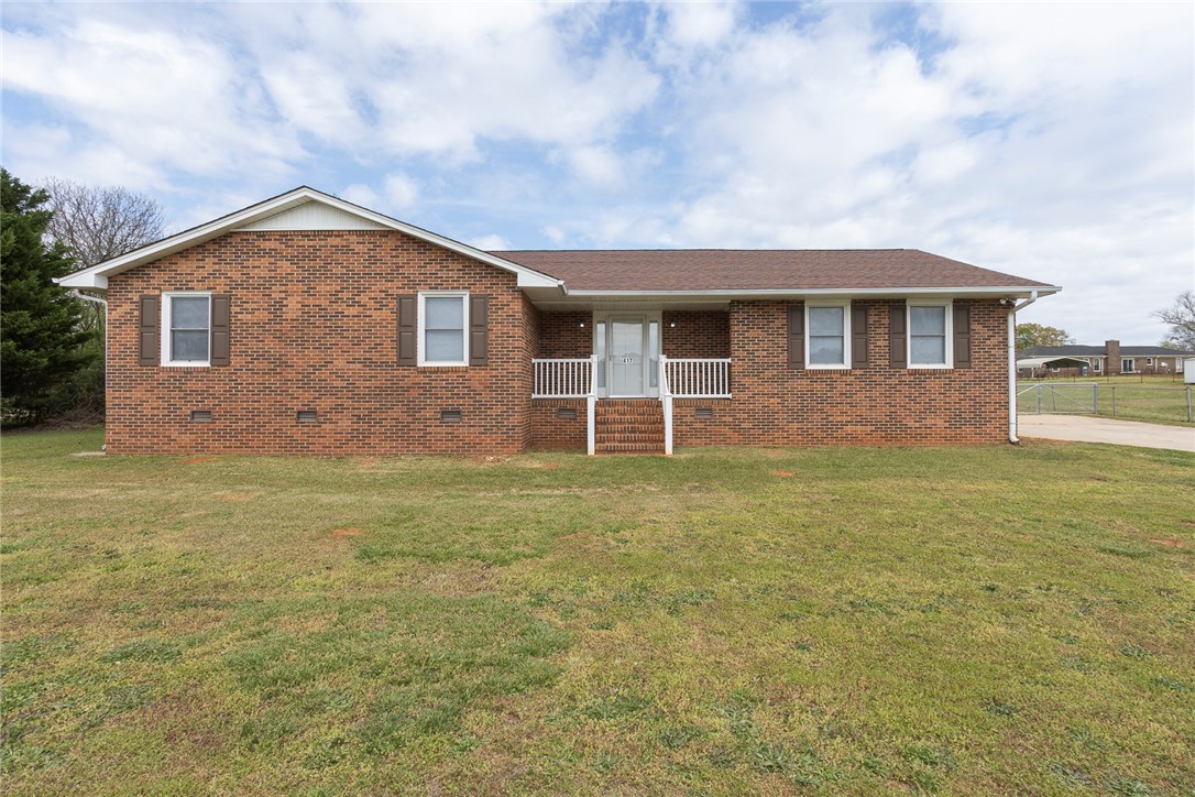 417 Greenmeadow Circle Anderson, SC 29626 - Photo 1 of 41 This classic brick residence features a welcoming front entrance with a neatly kept lawn.