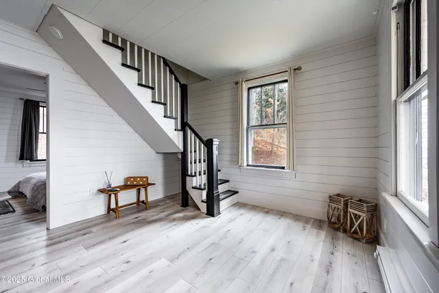 $700,000 | 1102 Highway 9P, Saratoga Springs, NY 12866