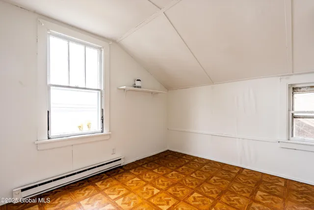 $700,000 | 1102 Highway 9P, Saratoga Springs, NY 12866