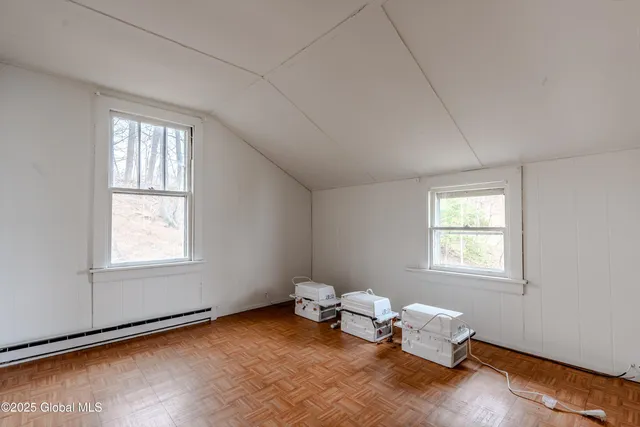 $700,000 | 1102 Highway 9P, Saratoga Springs, NY 12866