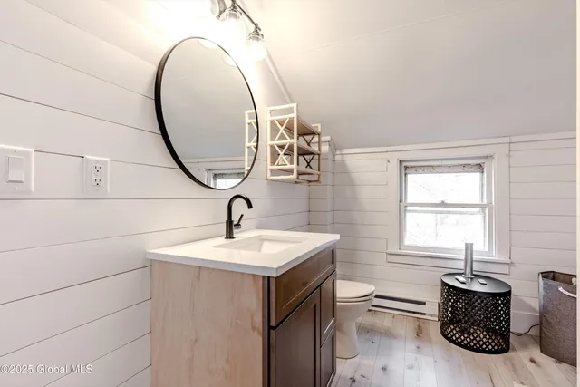 $700,000 | 1102 Highway 9P, Saratoga Springs, NY 12866