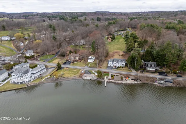 $700,000 | 1102 Highway 9P, Saratoga Springs, NY 12866