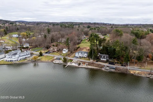 $700,000 | 1102 Highway 9P, Saratoga Springs, NY 12866