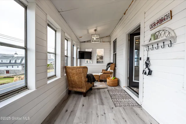 $700,000 | 1102 Highway 9P, Saratoga Springs, NY 12866