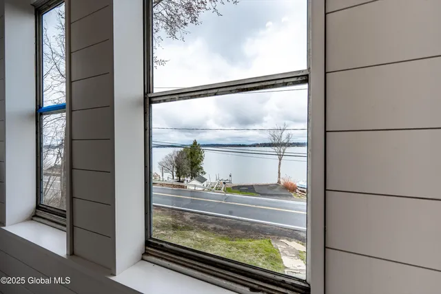 $700,000 | 1102 Highway 9P, Saratoga Springs, NY 12866