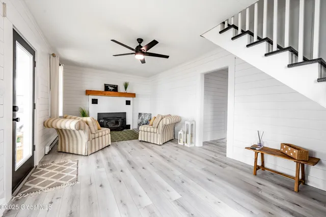 $700,000 | 1102 Highway 9P, Saratoga Springs, NY 12866