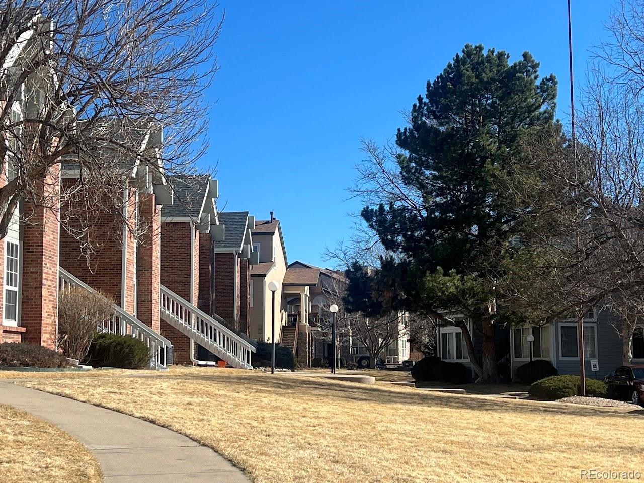 4044 South Carson Street, Unit F Aurora, CO 80014 - Photo 3 of 40