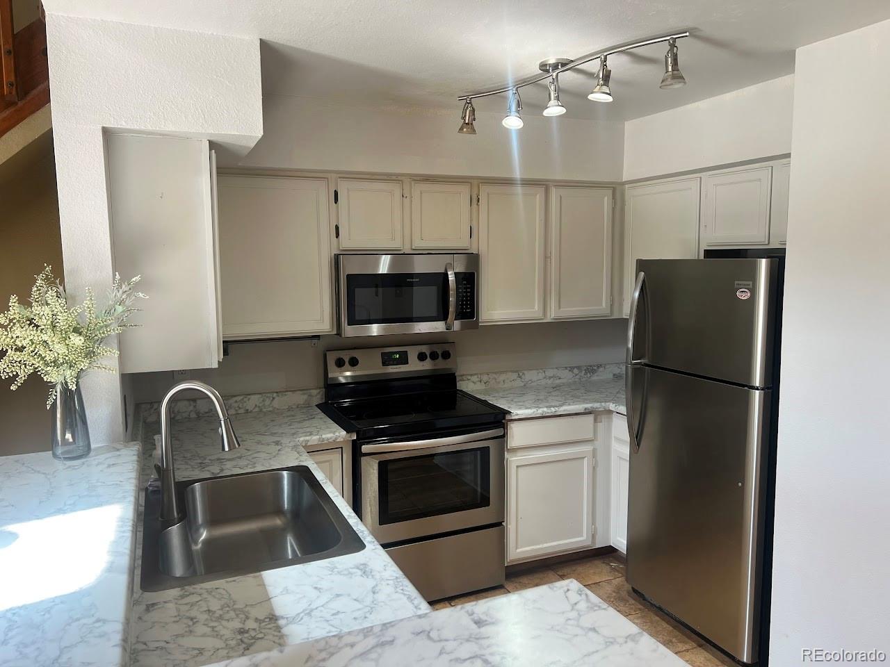 4044 South Carson Street, Unit F Aurora, CO 80014 - Photo 7 of 40