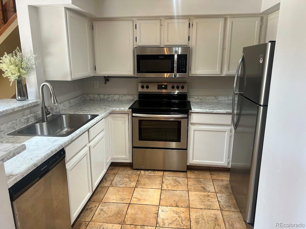 4044 South Carson Street, Unit F Aurora, CO 80014 - Photo 8 of 40