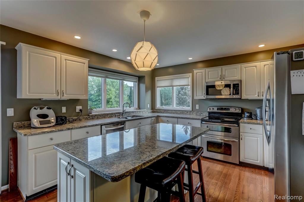 608 Appoline Court Rochester, MI 48307 - Photo 11 of 49