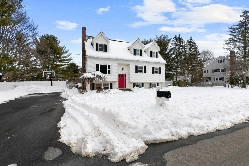 11 Harvard Road Groveland, MA 01834 - Photo 4 of 42 Gallery Image 4