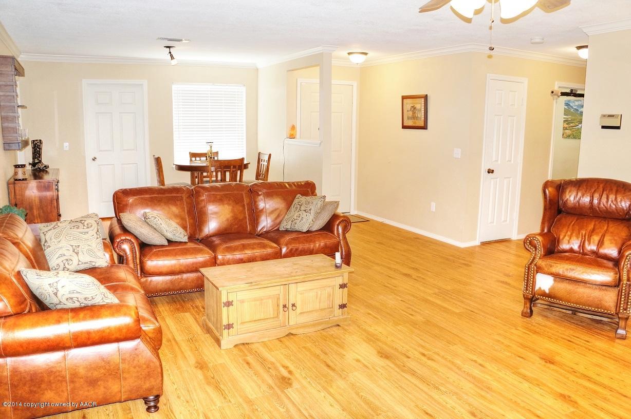 5304 Spanky Lane Amarillo, TX 79110 - Photo 5 of 20 Living Room (2)